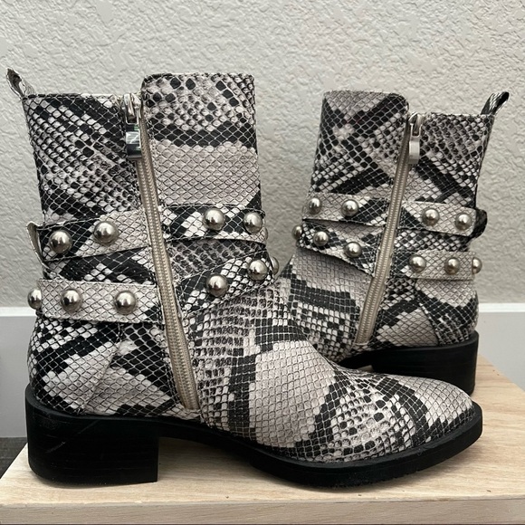 Catherine's Cathie Gray Snake Print Ankle Biker Moto Boot 6.5 - Picture 2 of 5